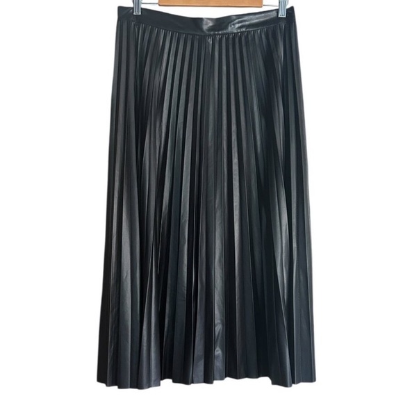 Frank Lyman Design Black Midi Skirt - Faux Leather - Picture 5 of 8